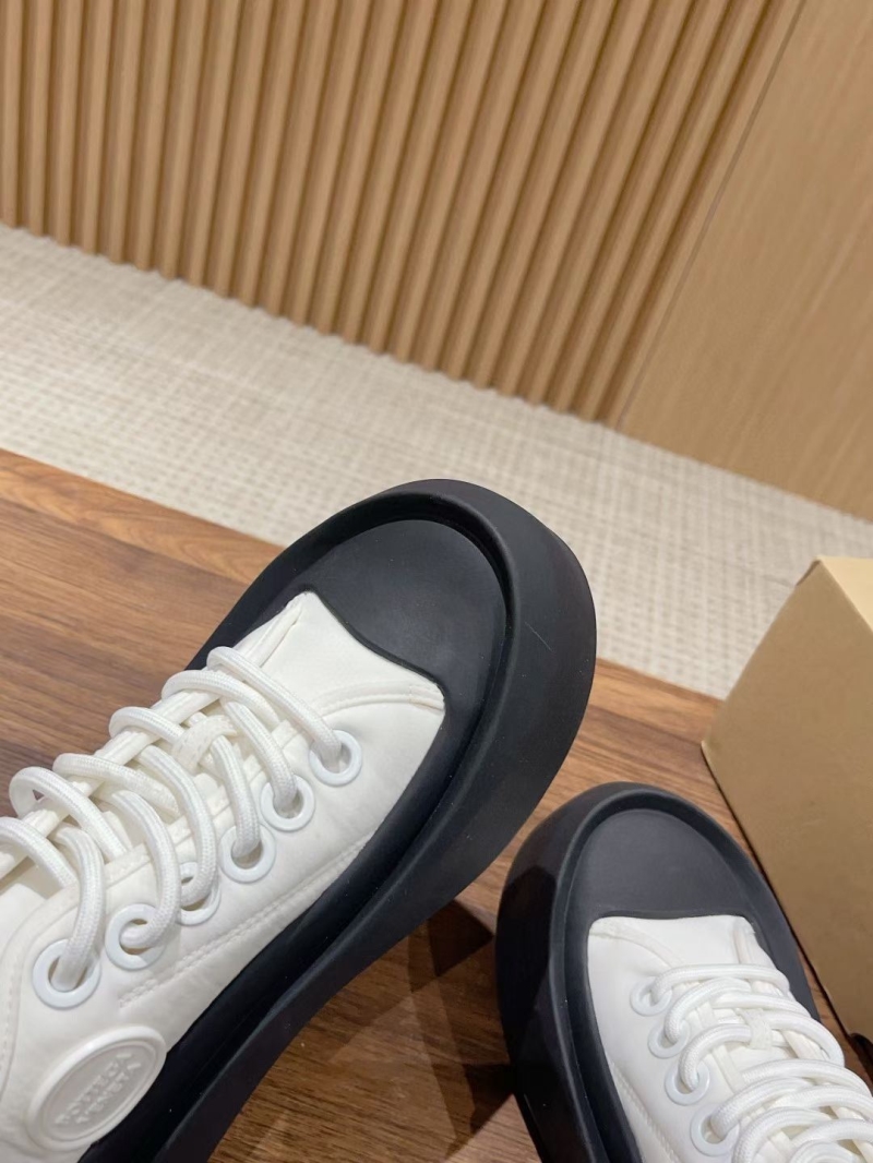 Gucci Casual Shoes